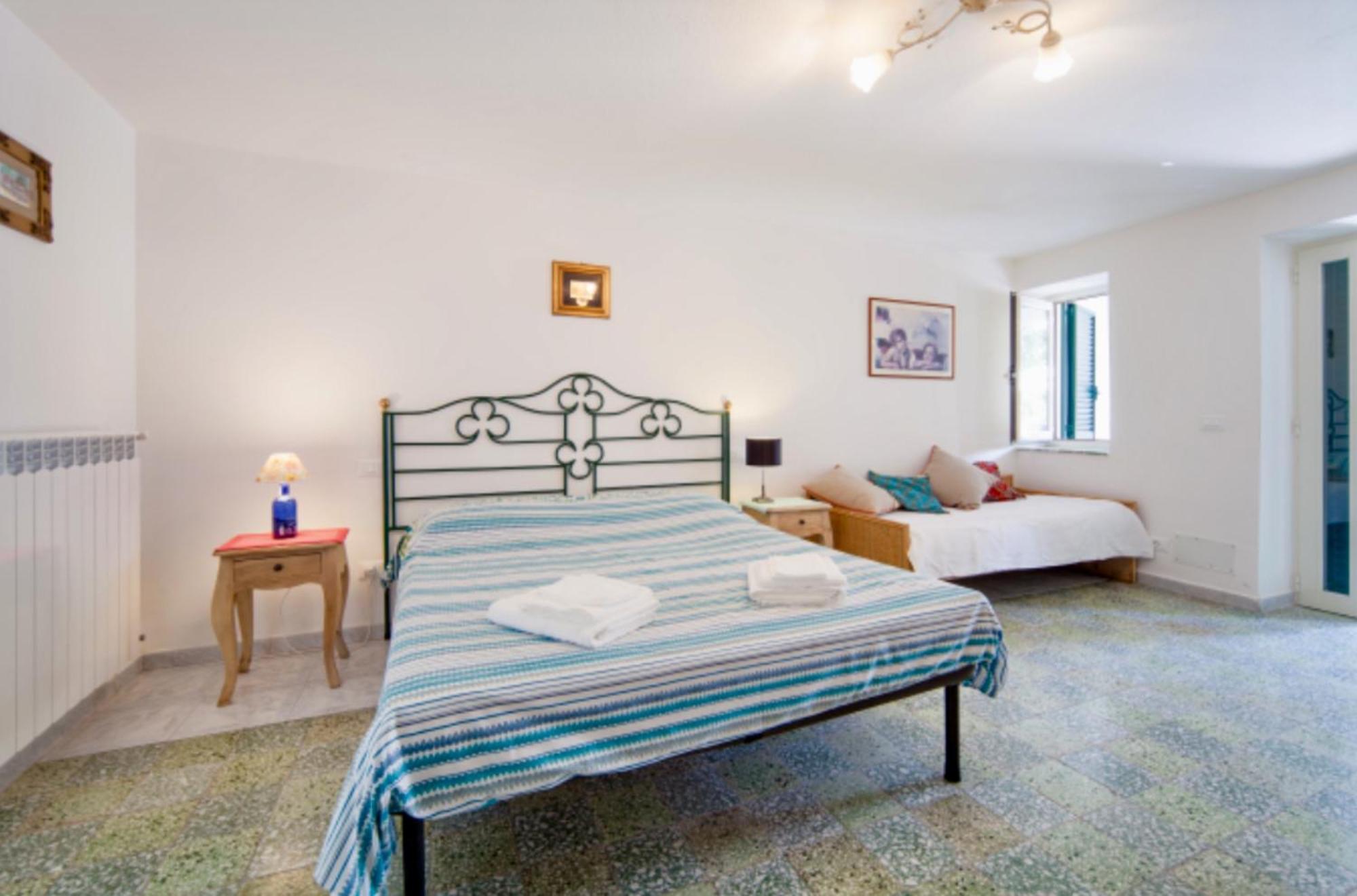 Villa Vincenzo Di Meglio Barano dʼIschia Kamer foto