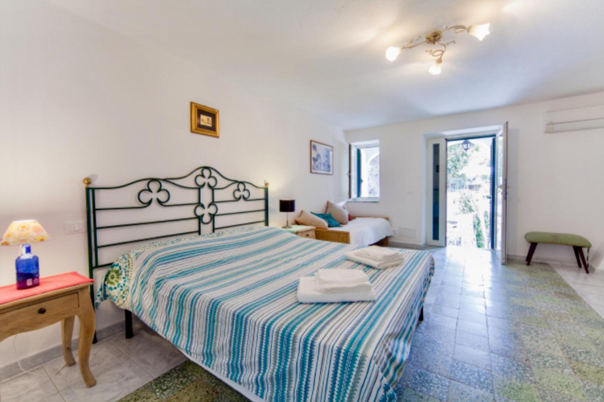 Villa Vincenzo Di Meglio Barano dʼIschia Kamer foto